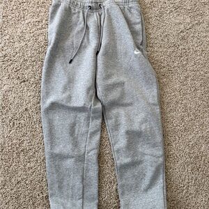 Nike Men's Heather Gray Joggers